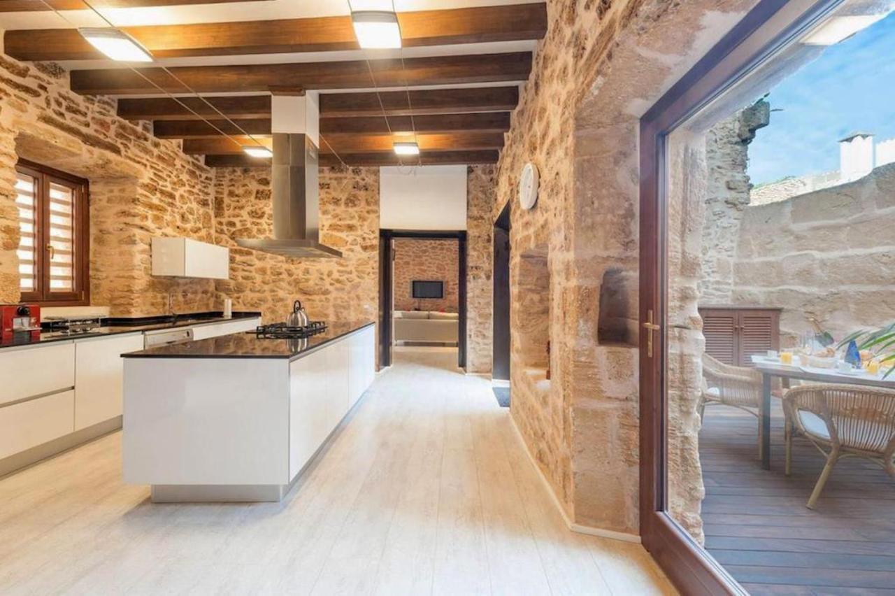 Casa Sa Pedra, en el centro histórico de Alcudia Alcúdia Exterior foto